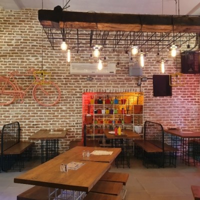 پیتزا و کافه لنتو در بابلسر