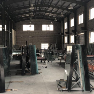 صنایع شیشه نوروزری تولید شیشه سکوریت در پاکدشت