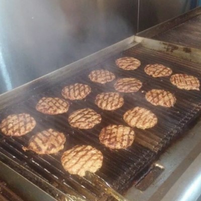 برگر ذغالی اقبال در قائمشهر