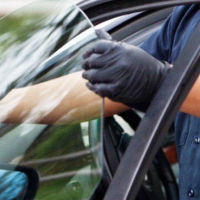 شیشه اتومبیل ملک پور در محمودآباد