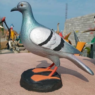 مجسمه سازی قو در سرخ رود