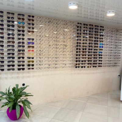 عینک فروشی پلیس در محمود آباد