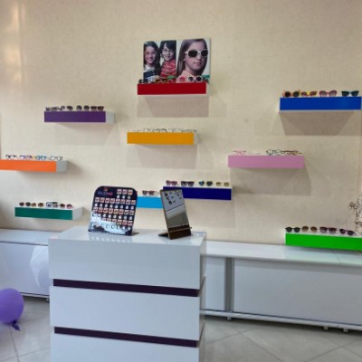 عینک فروشی پلیس در محمود آباد