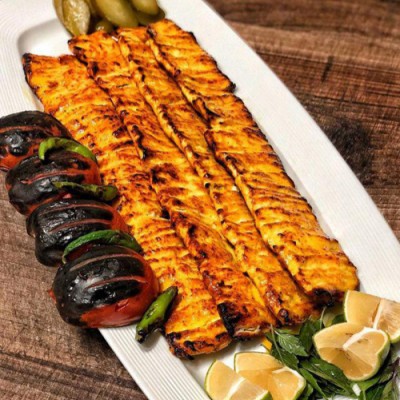 آشپزخانه و رستوران ماه من در محمودآباد