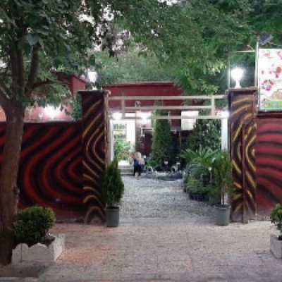 گلخانه و باغ نسترن در کرمانشاه