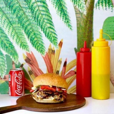 فست فود و پیتزا پاپا حسین در تهران